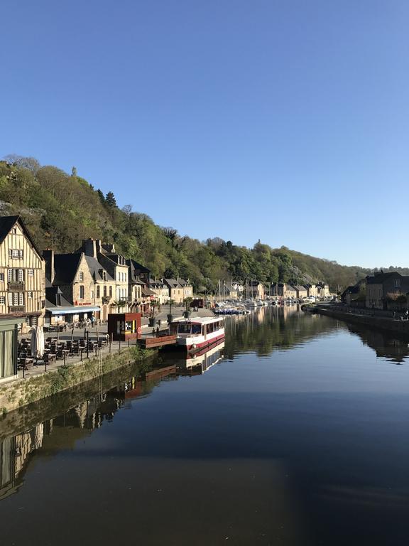 Au Port Dinan